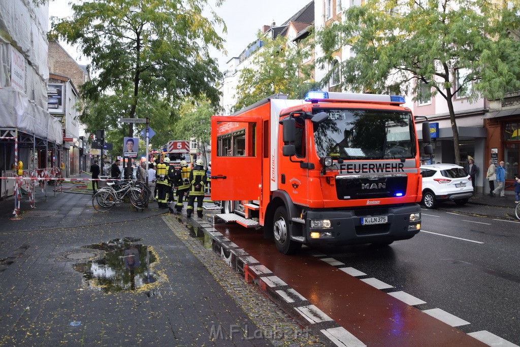 Feuer 2 Koeln Nippes Neusserstr P064.JPG - Miklos Laubert